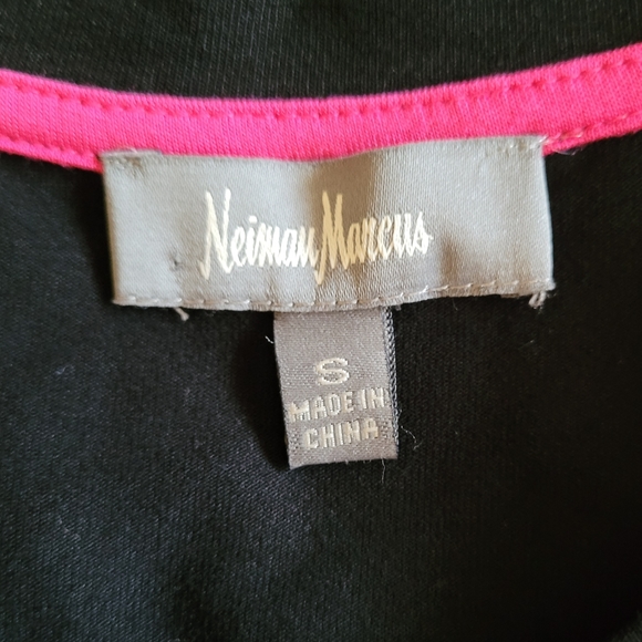 Neiman Marcus Cold Shoulder Top - Picture 8 of 11